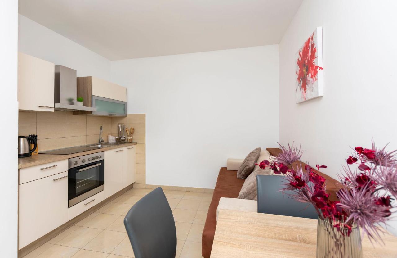 Apartments Beach Dream Мимице Екстериор снимка
