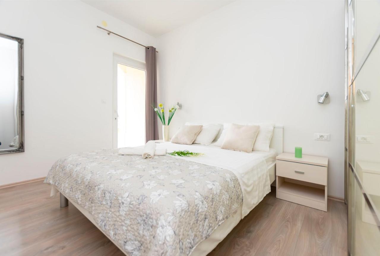 Apartments Beach Dream Мимице Екстериор снимка