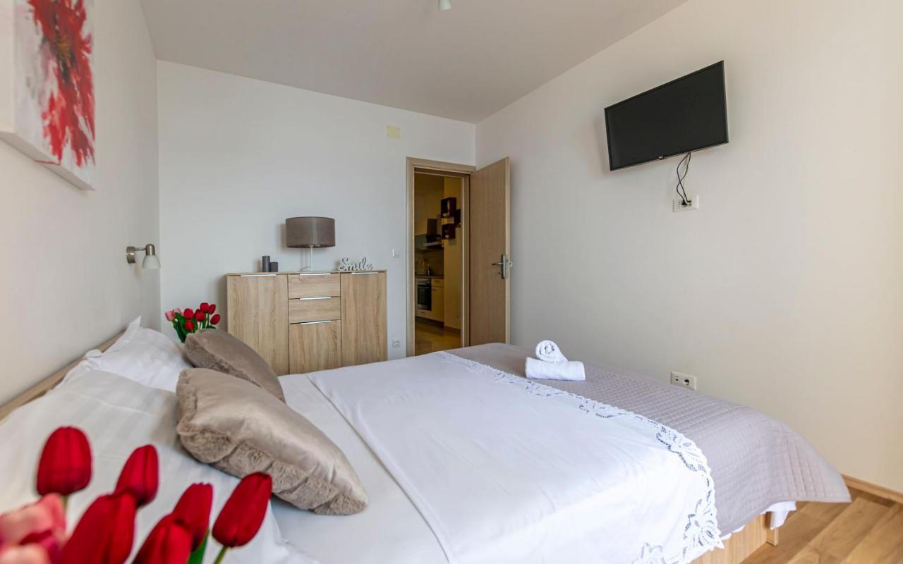 Apartments Beach Dream Мимице Екстериор снимка
