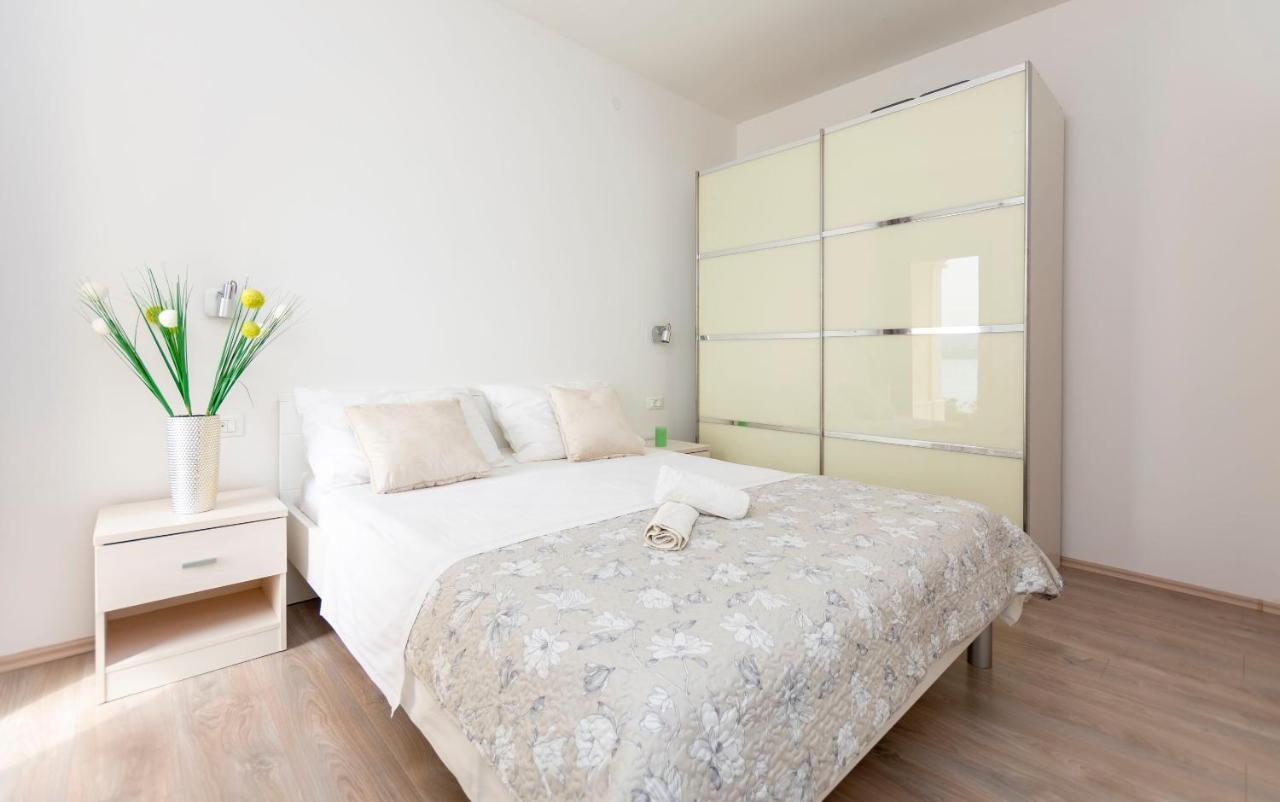 Apartments Beach Dream Мимице Екстериор снимка